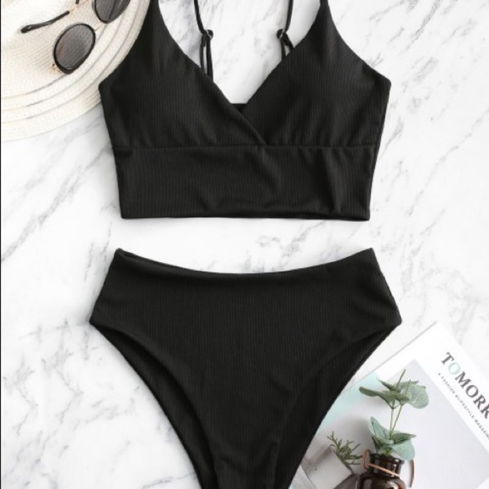 Black bikini